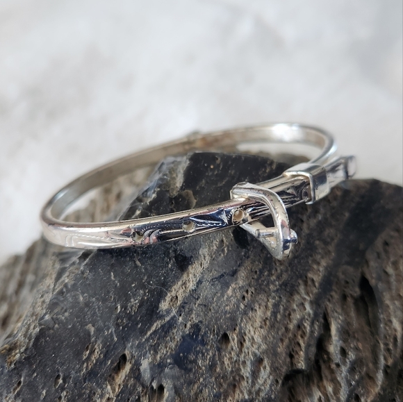 Vintage Buckle Bracelet - Picture 14 of 14